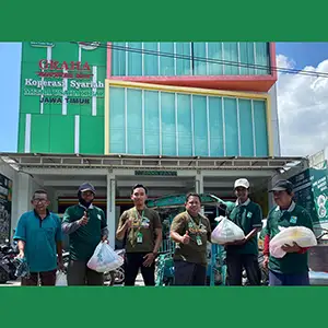 Peringati Harlah ke-13, Kopsyah MUI Berbagi Sembako untuk Tukang Becak dan Ojek