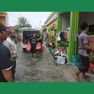 Peduli Kemanusiaan, MBM Salurkan Bantuan Korban Banjir