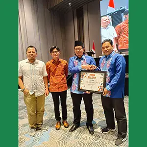 KPU Gresik Sabet Dua Penghargaan dari KPU Jatim