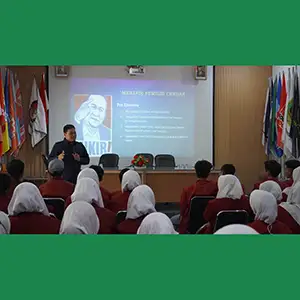 KPU Bekali Siswa MA Yasmu Manyar Anti Politik Uang dan Anti Hoax Jelang Pemilu 2024