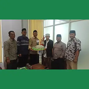Hari Amal Bhakti ke-78, Kemenag Gresik Kirim Tumpeng ke MUI