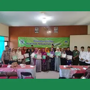 MUI KEBOMAS SERAHKAN SERTIFIKAT  PELATIHAN PERAWATAN JENAZAH