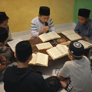 Tadarus Al-Qur`an Tanpa Paham Artinya, Adakah Manfaatnya?