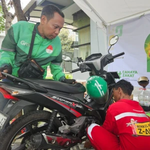 Peduli Ojol, Baznas Gresik Hadirkan 100 Service Motor Gratis