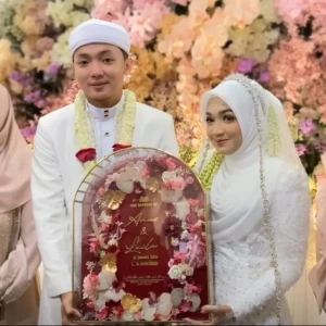 Mengenal Anas Hidayatulloh, Ustadz Asal Gresik yang Kini Jadi Suami Ning Umi Laila